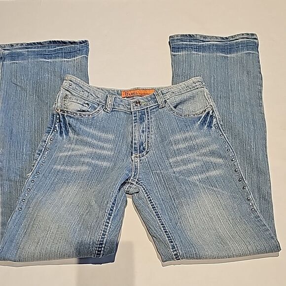 Flare legged embellished 5 pocket jeans by Daniel size 7-8 - Picture 5 of 10